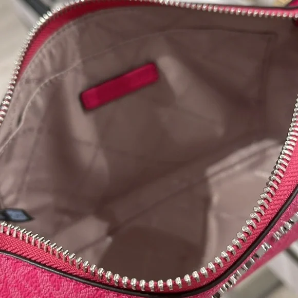 Michael Kors Jet Set Signature Logo Crossbody Bag with Case for Apple AirPods P - Picture 12 of 16